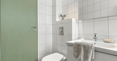 How to Choose a Durable Toilet Door for Humid Climates